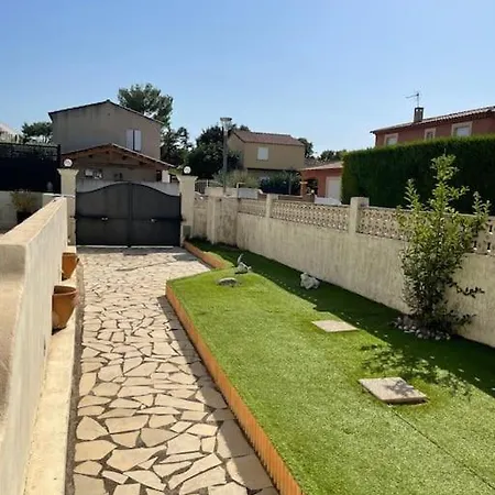 Avec Piscine Et Jacuzzi Entre Aix Et Marseille גרדן
