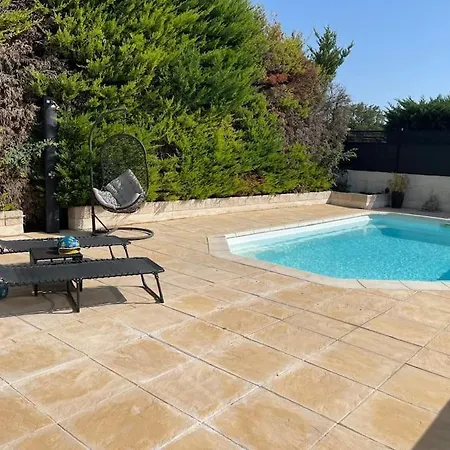 וילה Avec Piscine Et Jacuzzi Entre Aix Et Marseille גרדן