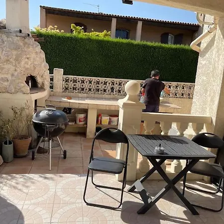 וילה Avec Piscine Et Jacuzzi Entre Aix Et Marseille גרדן